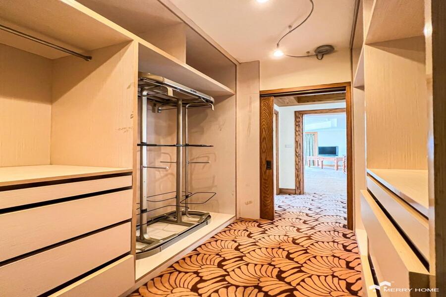 unique penthouse with large terrace in Zhongshan Park area