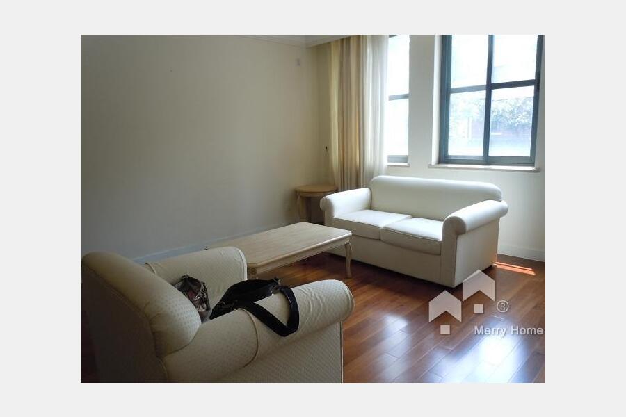 Green Court hot apartment with expats in pudong biyun
