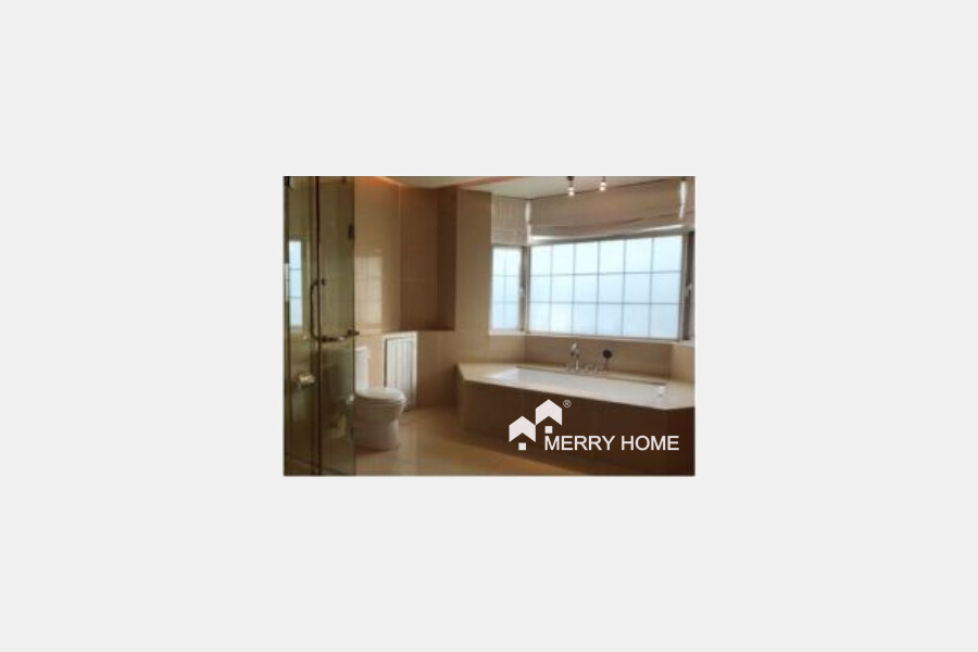 modern single house 5 brs with floor heating in Golden Vienna,Century Park Area,Lujiazui