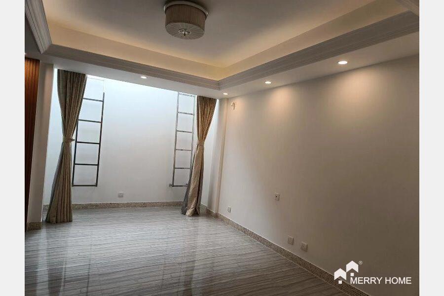 3+1 Bedrooms Ground Floor Duplex Townhouse in QingPU / Xujing