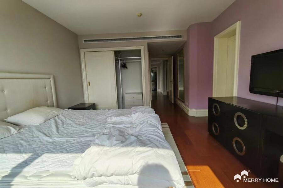 Large & Bright apartment@Chateau Pinnacle, FFC, M/L10,11 Jiaotong University St.