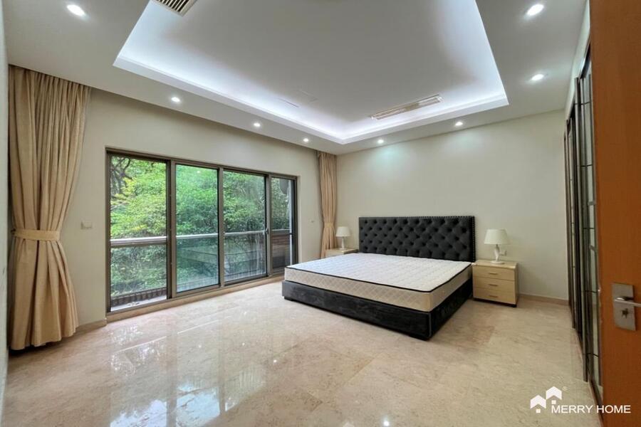 Contemporary spirits Big Townhouse for rent in Minhang