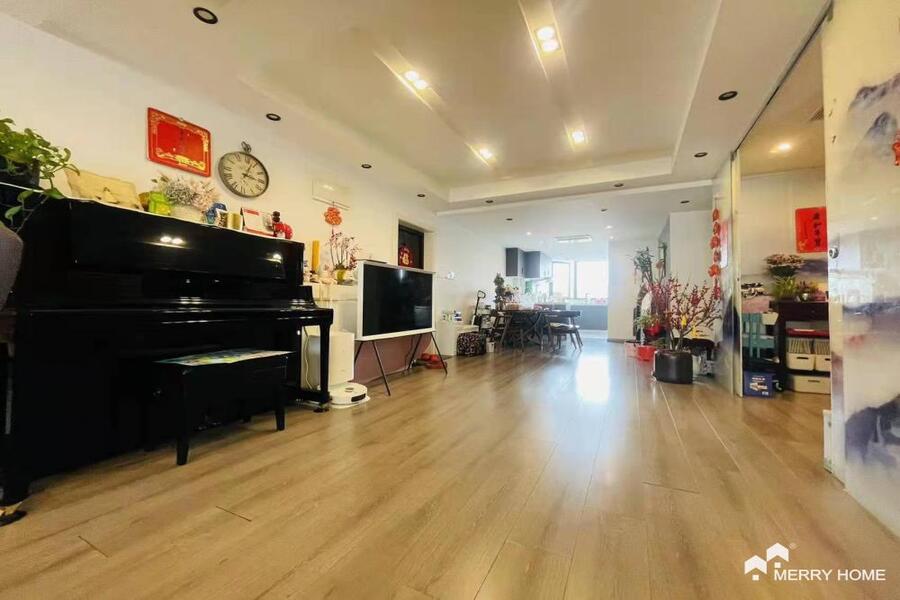 Modern 3+1 bedrooms downtown Wuxing rd line 10 Shanghai Library