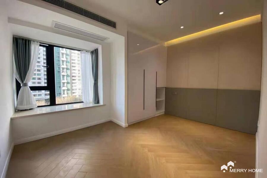 Brand New 3bedrooms Eight AVE with balcony