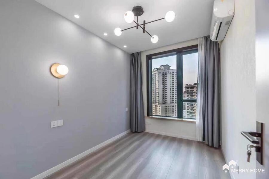 Modern 2 bedroom in the Oriental Manhattan with big balcony