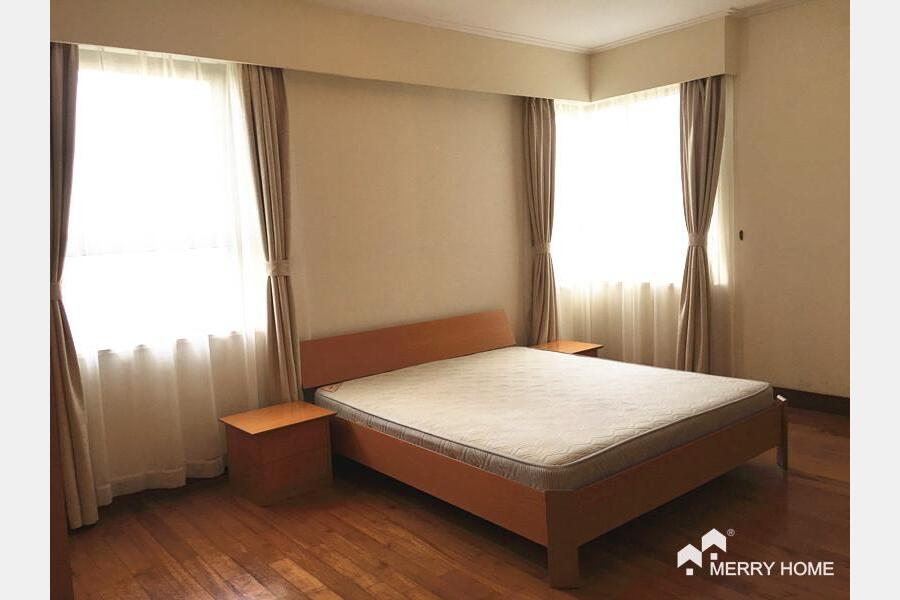 Duplex 4 beds on Yueyang road&Jianguo road