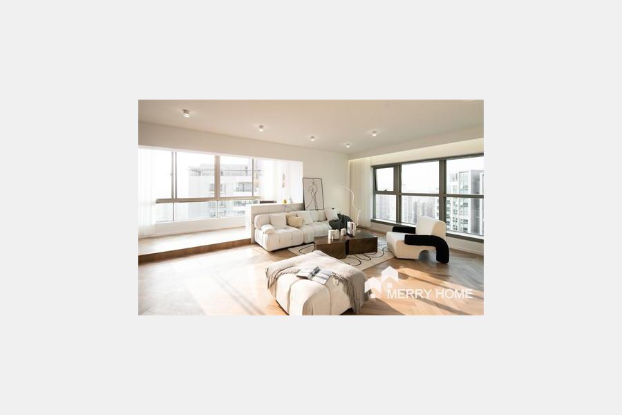 Brand New 3 bedrooms Eight Park AVE line 7