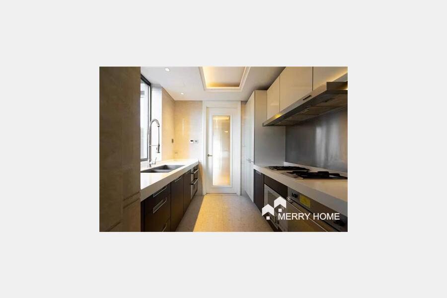 Modern 2 bedrooms WITH BACLONY in the Palace Jianshan Rd LINE 9, 12