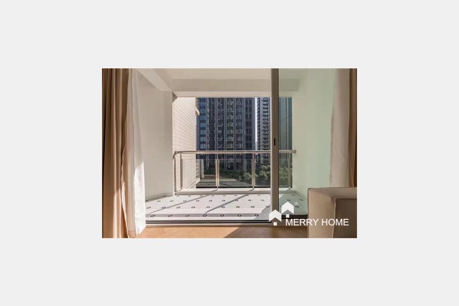 Modren 3 Bedrooms Xujiahui in the Jeffur's Garden Line 1, 9, 11