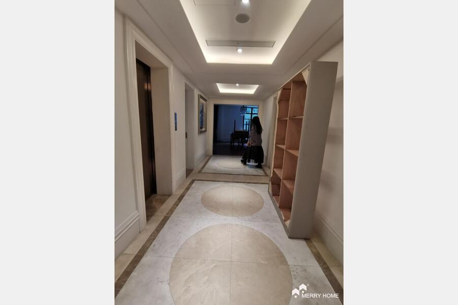 Big layout serviced apartment on Huaihai Rd