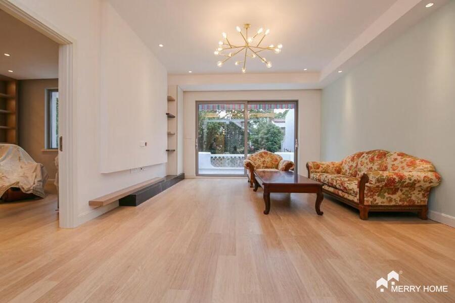 Unique large newly renovated house @ Vizcaya, Green City area, L9