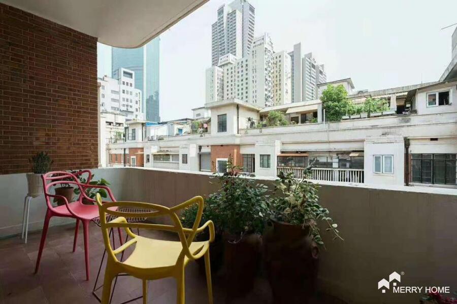 Avenue Apartment with Terrace on Tongren Road