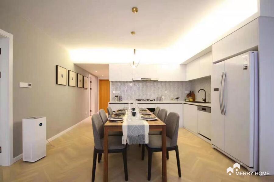 renovated 4 bedrooms @central Xujiahui, M/L1,9,11