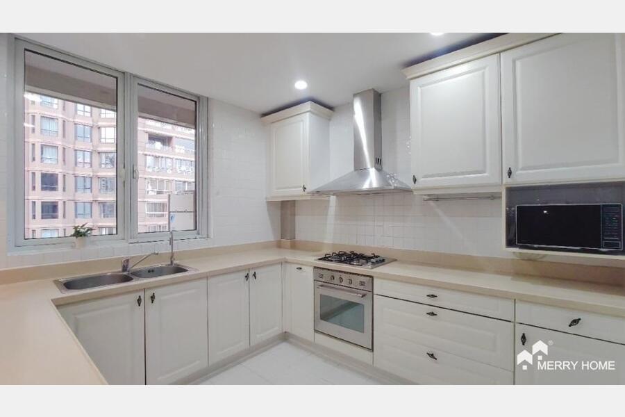 3brs for rent in Deluxe Family, Gubei area