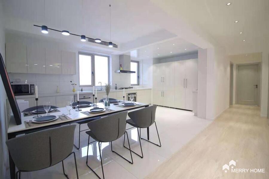 RENOVATED 3BR IN ONE PARK AVENUE