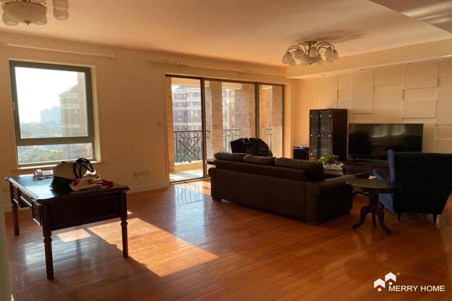 Green Court Phase I，3 bedrooms, new decoration and new central AC, nice view