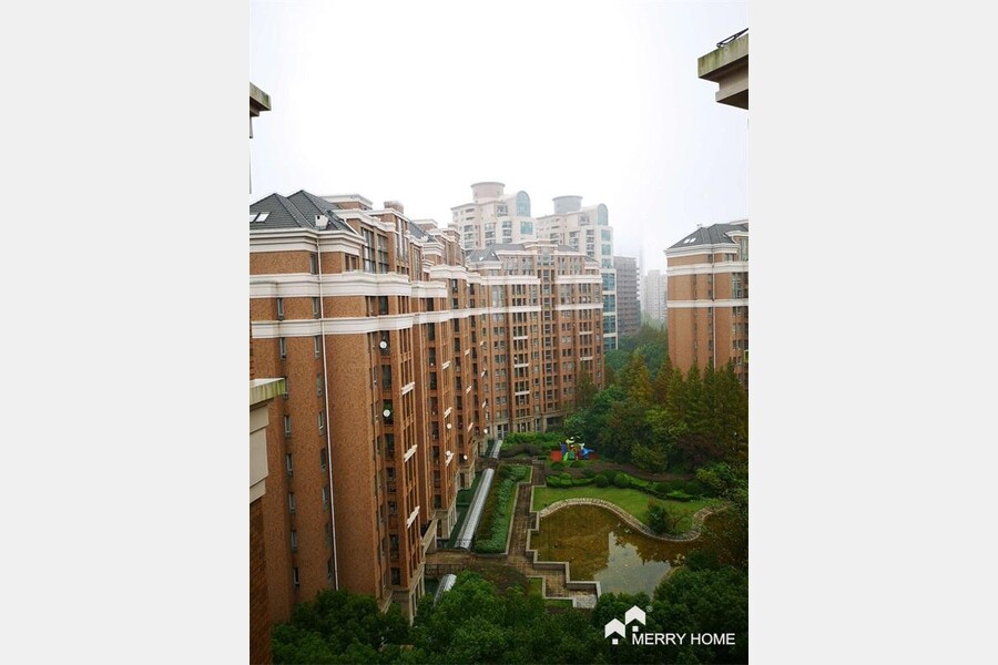 Green Court I, fully furnished 3 bedrooms, perfect green city view