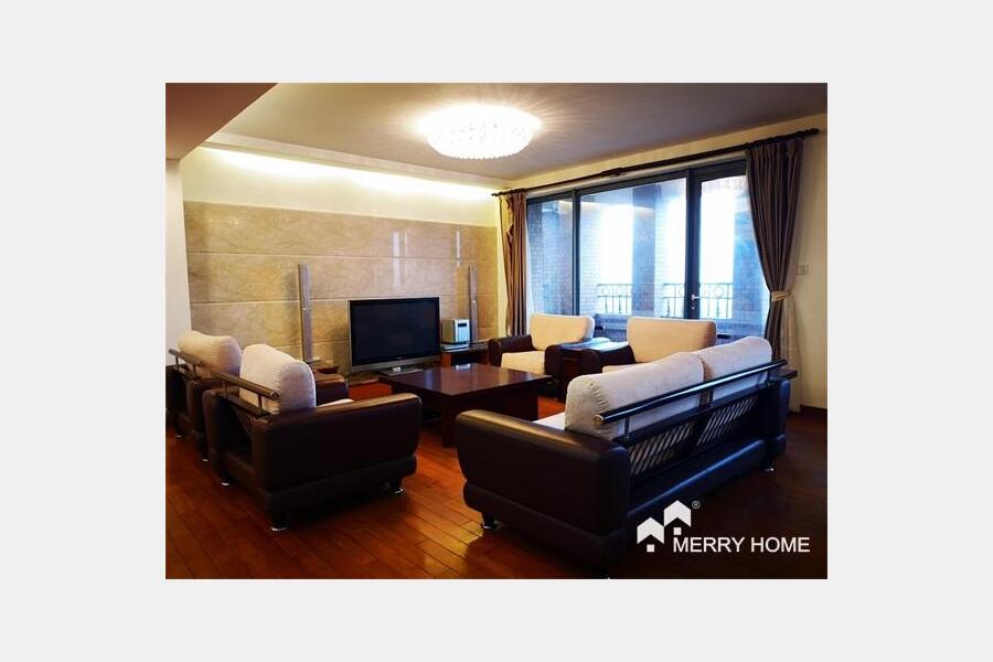 Green Court I, fully furnished 3 bedrooms, perfect green city view