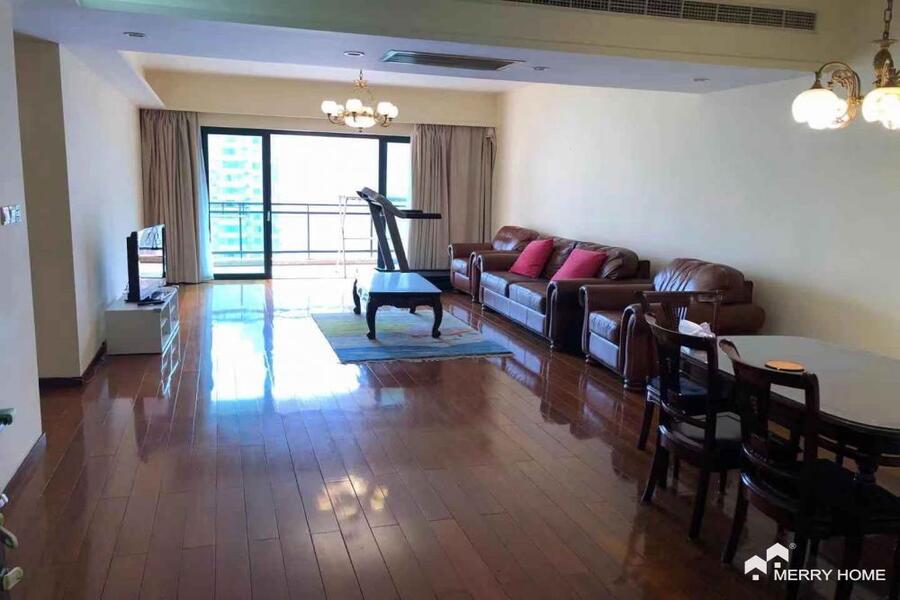 Big size apartment for rent in Yandlord Garden
