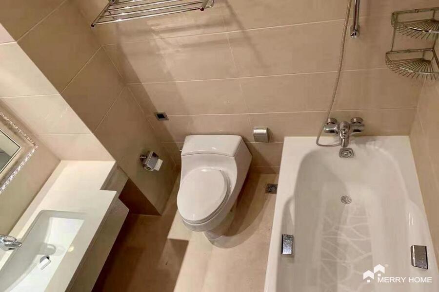 Huge 4brs Apartment with Perfect View in Pudong