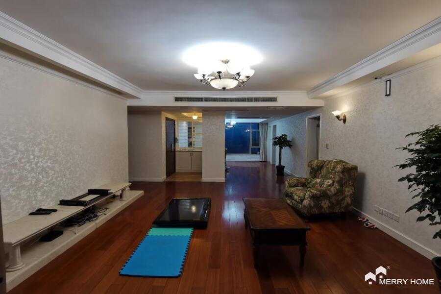 nice apartment in Jinqiao