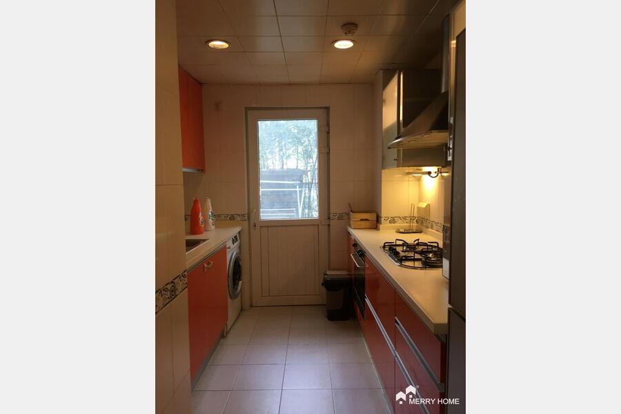 nice 2br with big garden in Xintiandi Lakeville