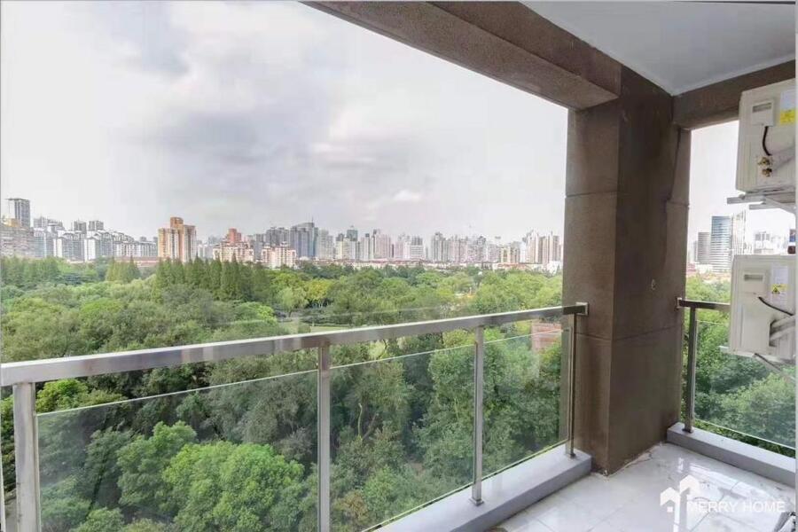 Nice 3br with great view over Zhongshan park