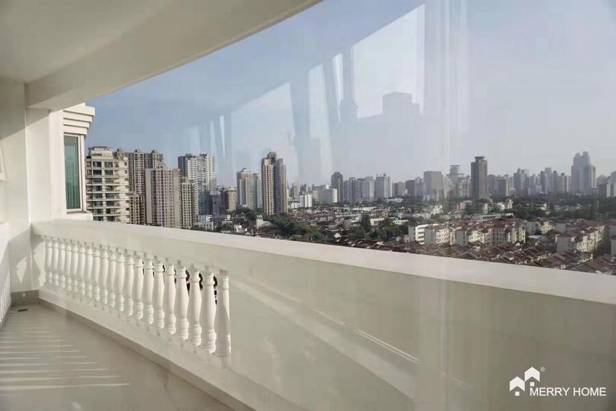 contemporary 4br apt in French concession near IAPM