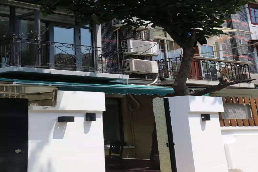 3-storey single lane house with big yard, terrace near Huaihai rd