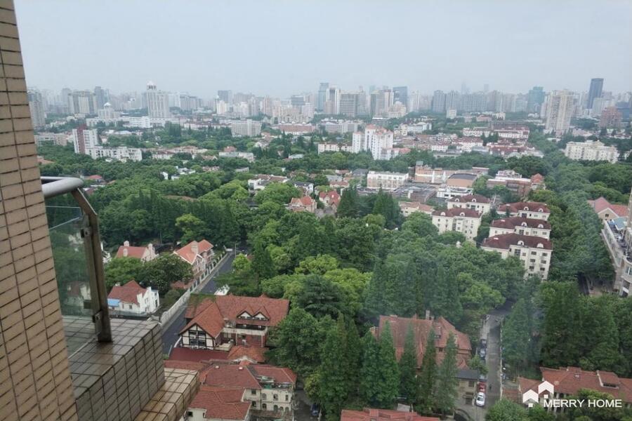 Central Residences high floor with panoramic view