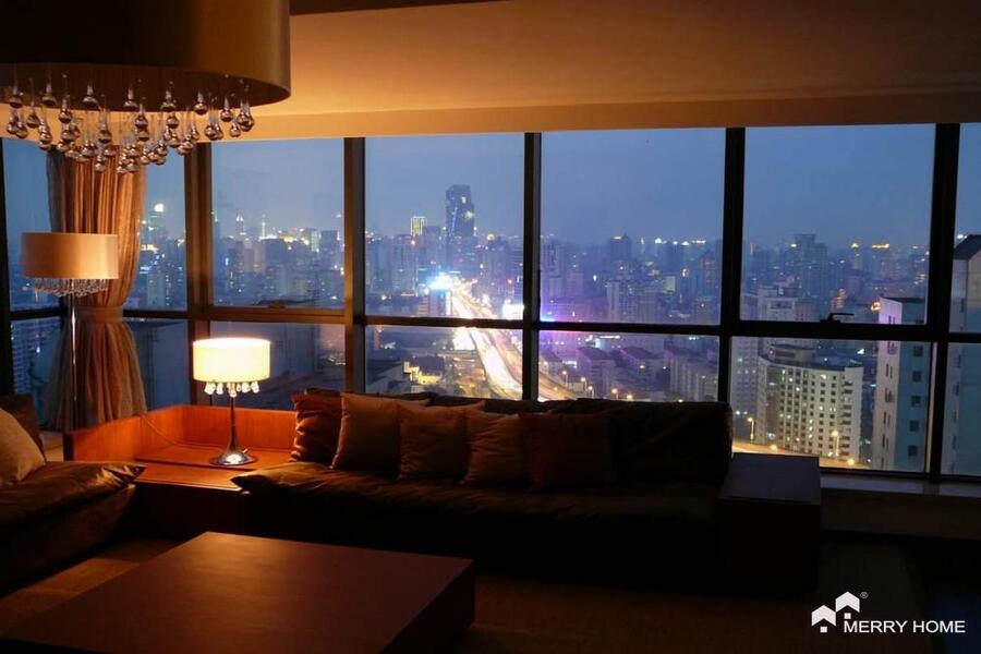high floor big layout in City Condo Hongqiao area
