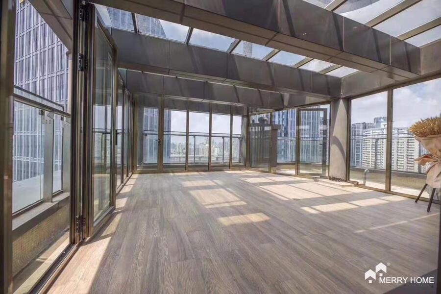 rare penthouse with 100 sqm terrace near bund area