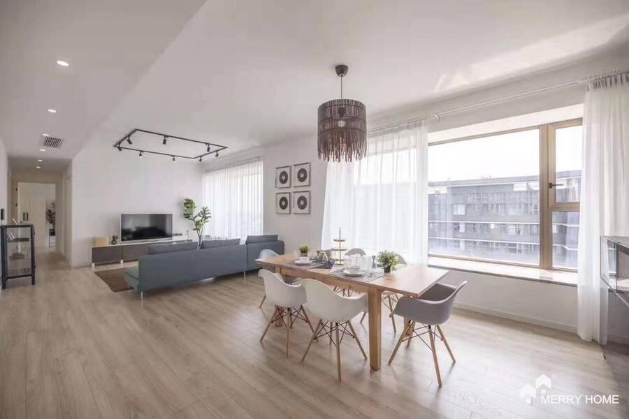 rare penthouse with 100 sqm terrace near bund area