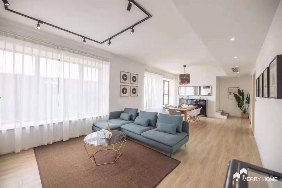 rare penthouse with 100 sqm terrace near bund area