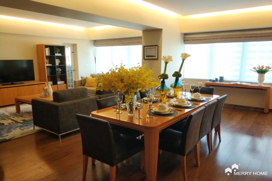 Shanghai Centre serviced apartment in Jingan CBD