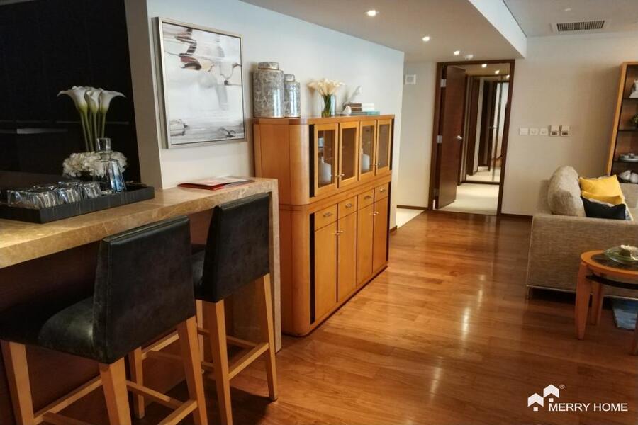 Shanghai Centre serviced apartment in Jingan CBD