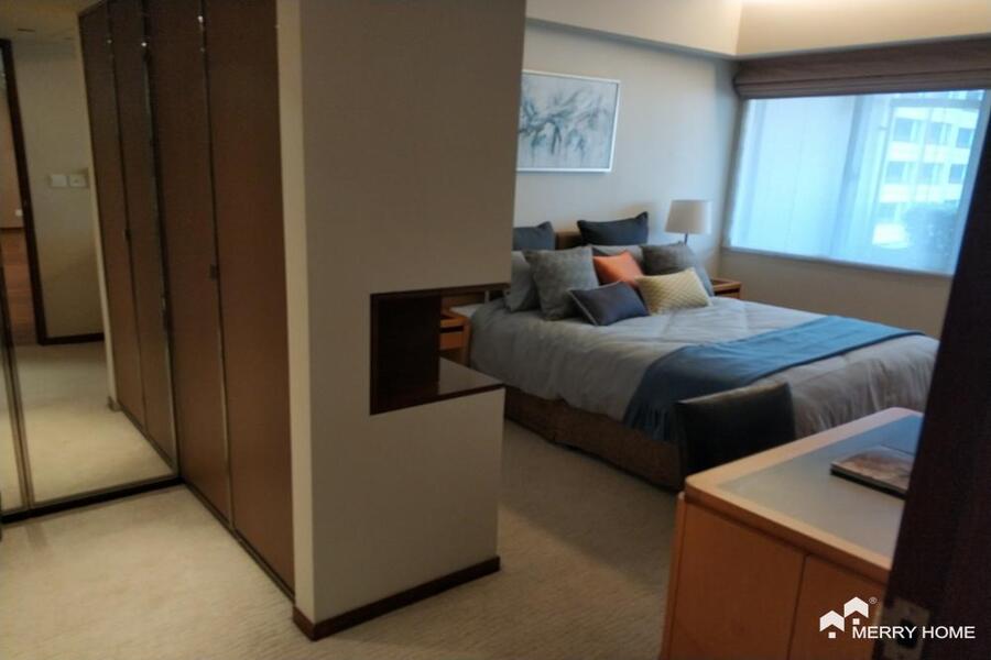 Shanghai Centre serviced apartment in Jingan CBD