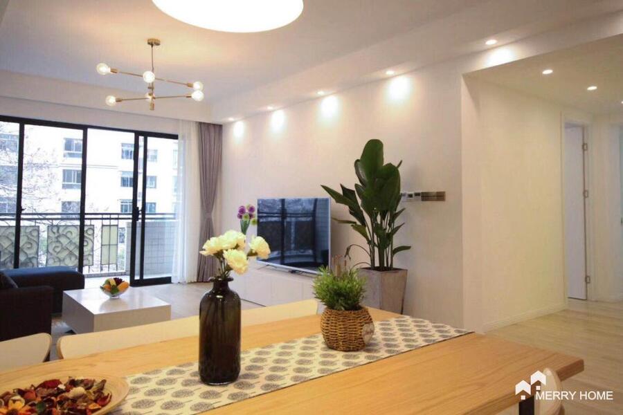 Brand new 3br apartment in  Zunyuan with big living room and balcony