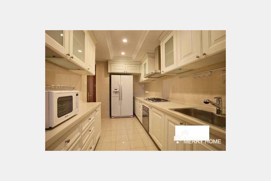 Nice & large apartment at Hongqiao, 3bedrooms, SCIS-Puxi
