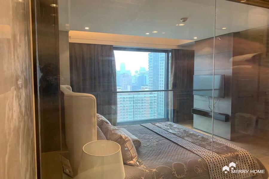 Luxury serviced apartment in People Square
