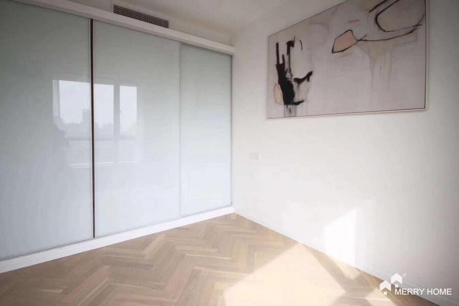 renovated 3br top floor in French concession with floor heating