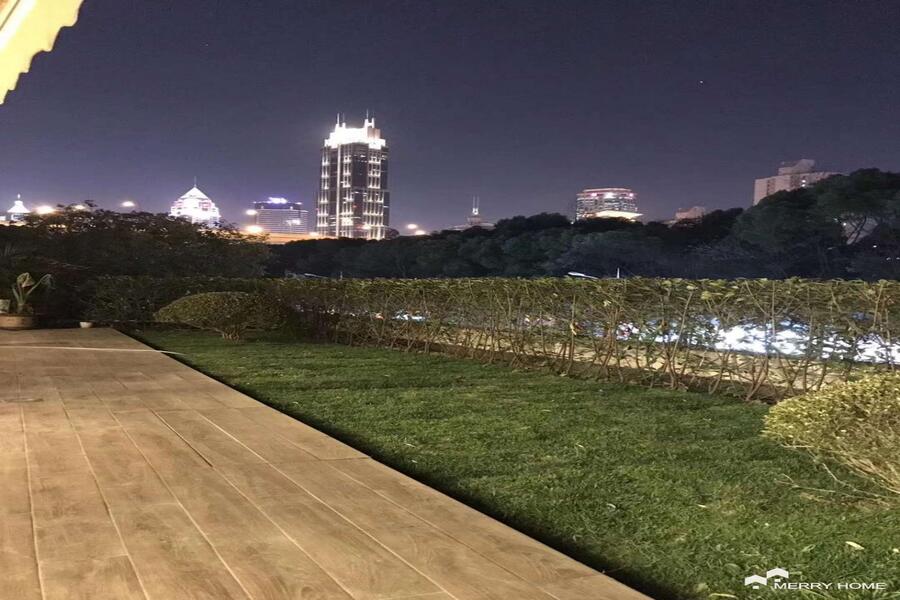 Top of City with large terrace in Jingan