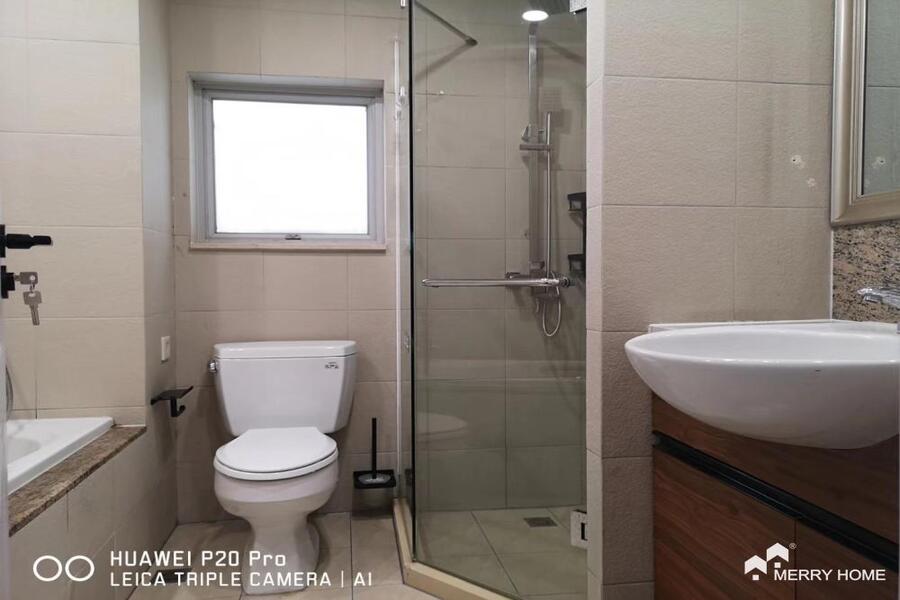 Newly renovated 3 brs in Summit Residences，Lujiazui Area