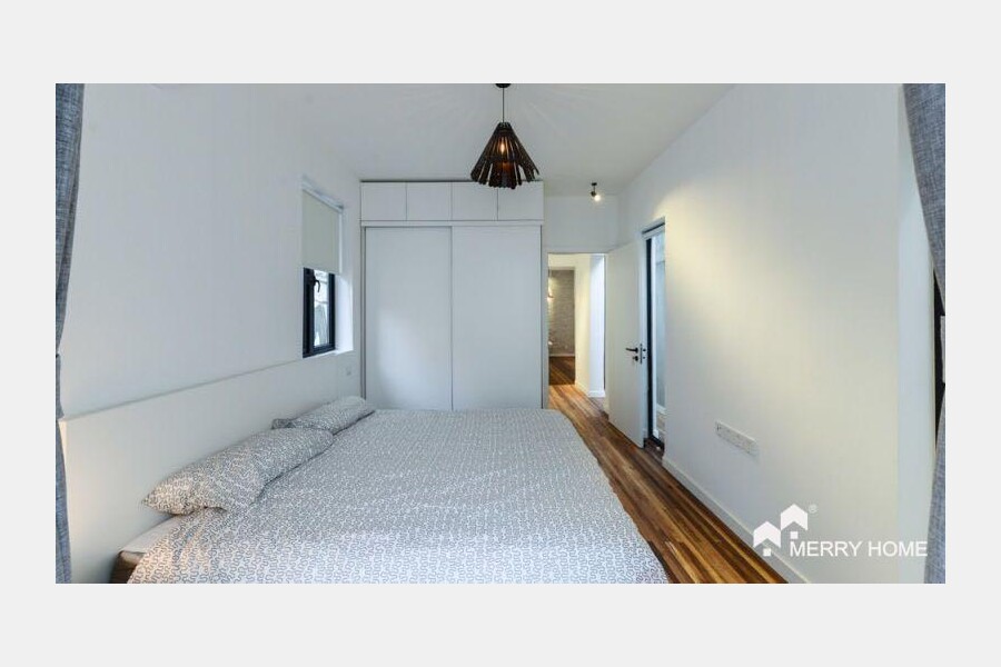 renovated 2br with big terrace line 9