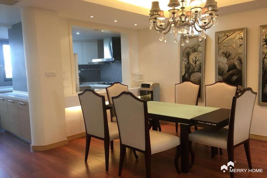 Duplex large apartment @ Green City，with gardens