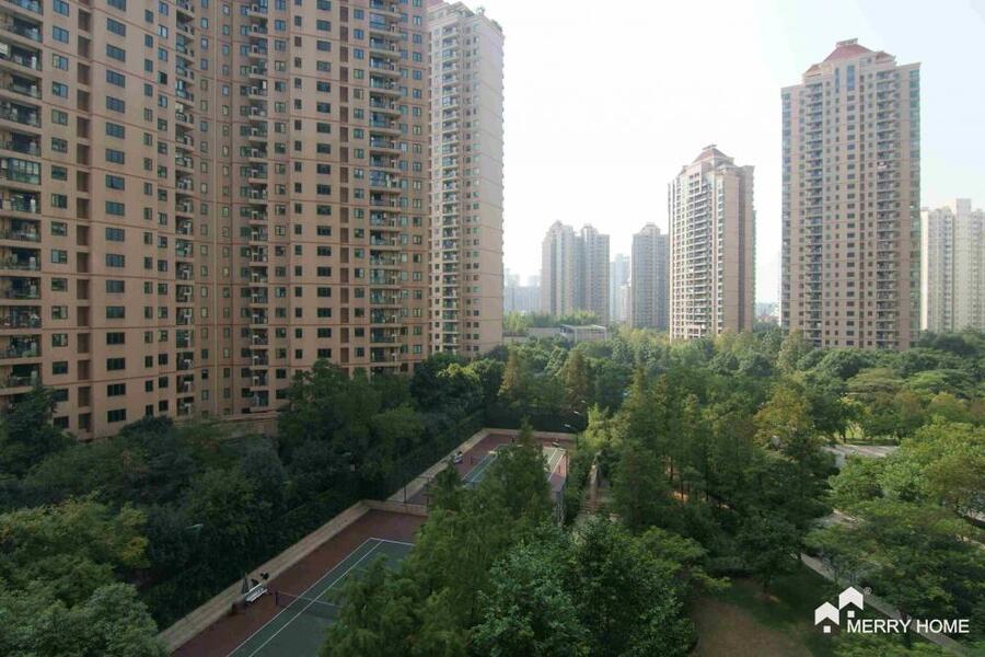 Yanlord Riverside Garden 4brm with large balcony in Hongqiao line2