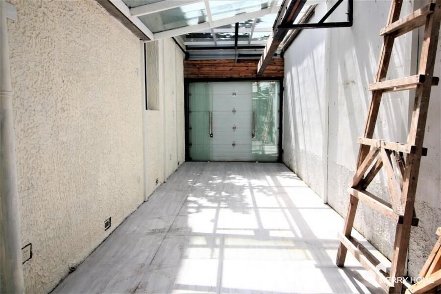single old lane house for rent French concession