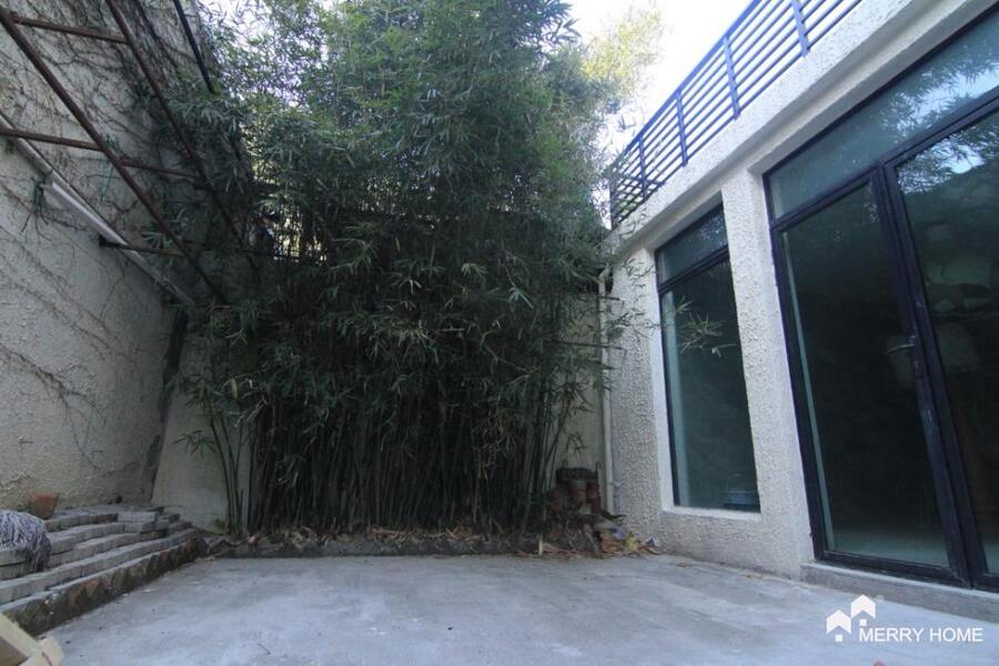 single old lane house for rent French concession