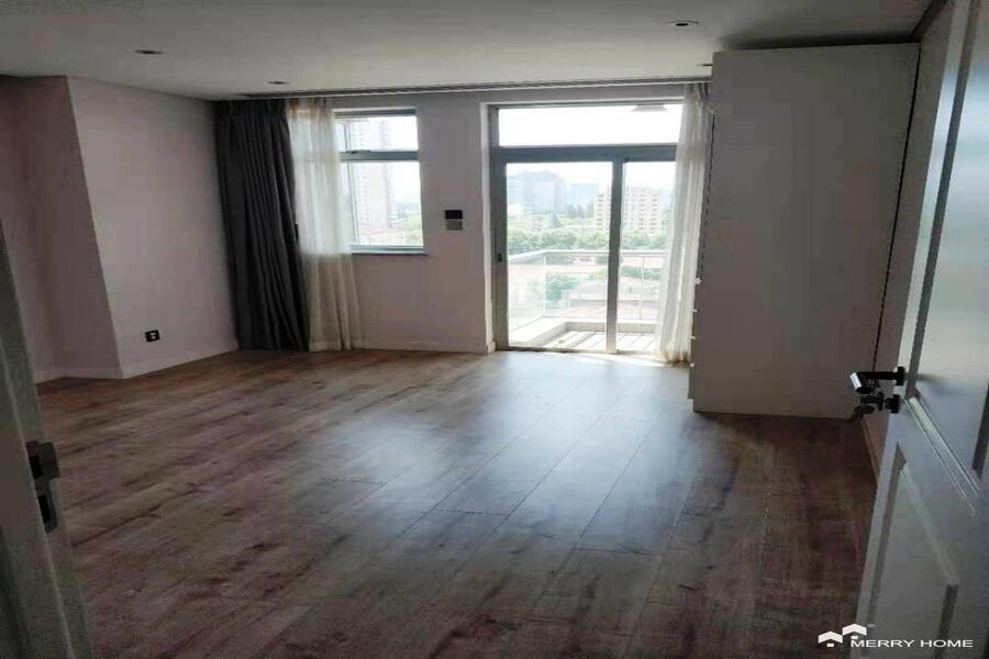 renovated apt with floor heating in Chevalier FFC