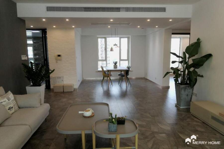 newly renovated 3 brm apt in Jing'an, Line 2/12/13
